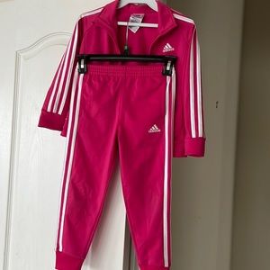 Adidas girls size 5t track suit like new